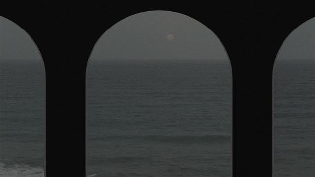 海，行進間
