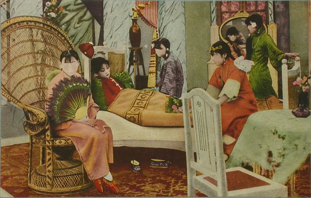 〈女誡扇綺譚〉與〈惠蓮的扇子〉